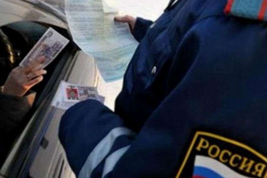 Сотрудник ДПС отказался брать взятку от нарушителя 