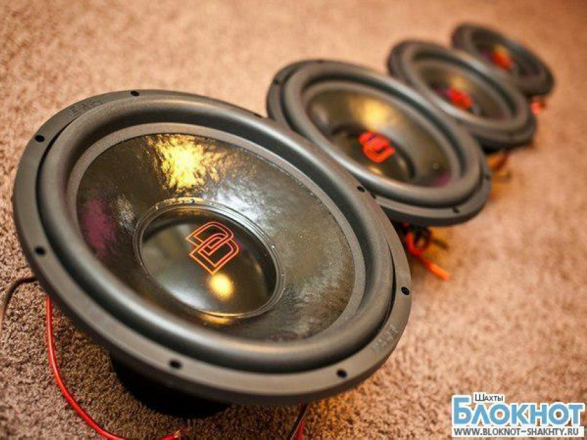 В Шахтах за громкую музыку выписывают штраф